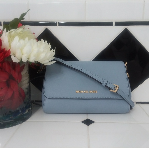 Michael Kors Handbags - 🆕️MICHAEL KORS JET SET CROSSBODY